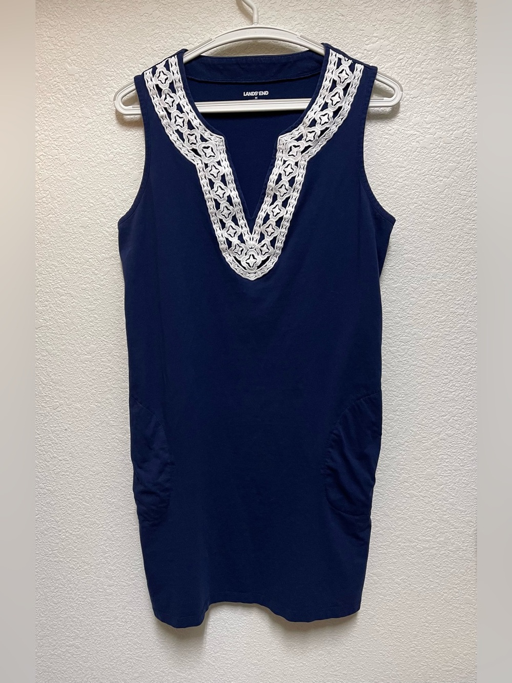 LAND’S END Navy Tank Sleeveless White Crochet V-Neck Shift Dress Size M